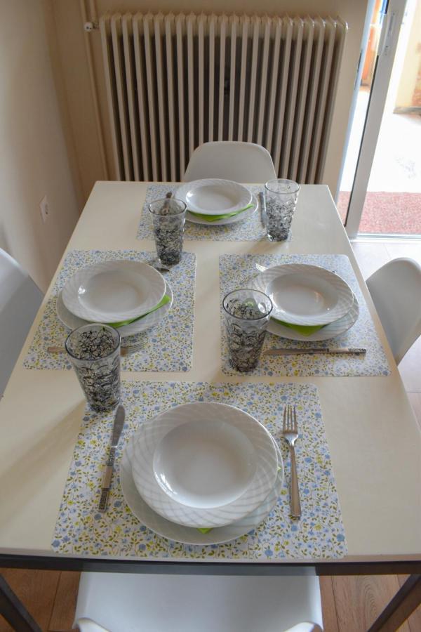 Nikis Apartment ラリサ エクステリア 写真